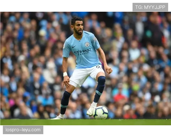 雷吉纳关键球员闪耀赛场,助力球队稳步提升竞争力 雷吉纳关键球员闪耀赛场,助力球队稳步提升竞争力