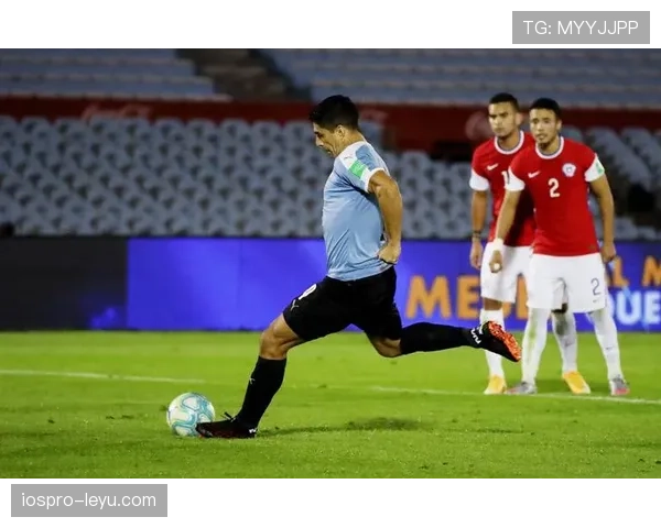 秘鲁队高压逼抢战术奏效,世界杯预选赛表现抢眼 秘鲁队高压逼抢战术奏效,世界杯预选赛表现抢眼