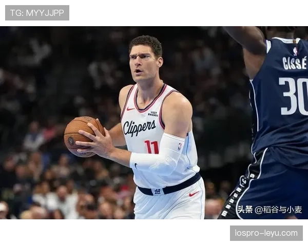 布鲁克·洛佩斯利用挡拆制造空间，提升内线得分效率明显