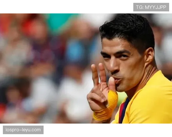 苏亚雷斯赛场外像邻家大叔，赛场上像改造过的野兽，这差距真让人怀疑人生